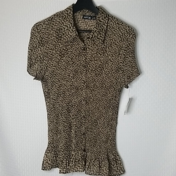 Apt. 9 Tops - NWT Apt. 9 crinkle stretch blouse